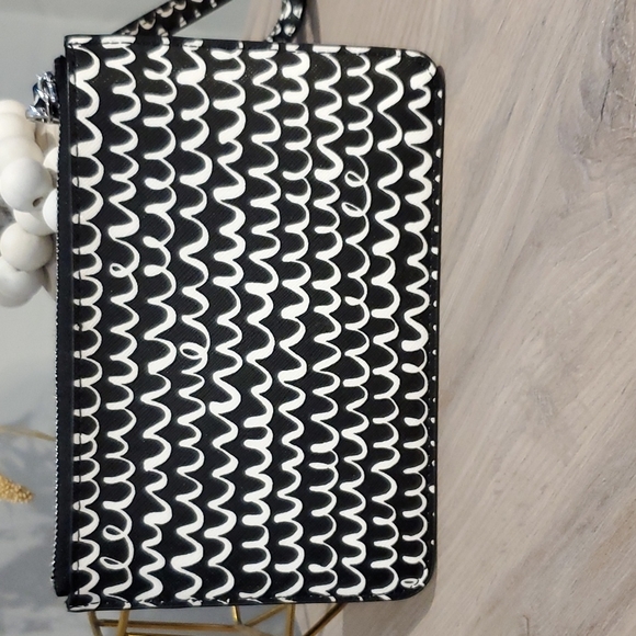 Kate Spade wristlet - Picture 2 of 5